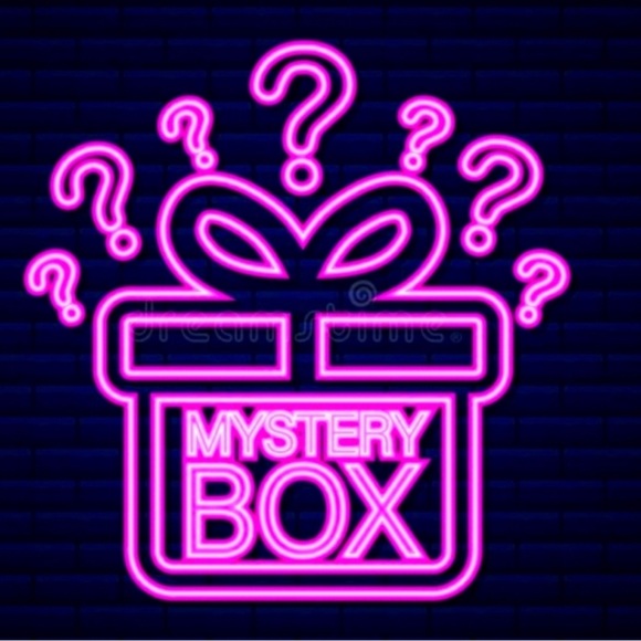 Dior Mystery Box - Picture 2 of 2